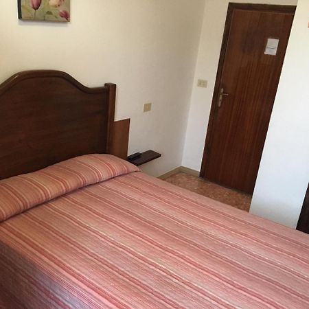 Hotel La Torretta Foligno Eksteriør bilde