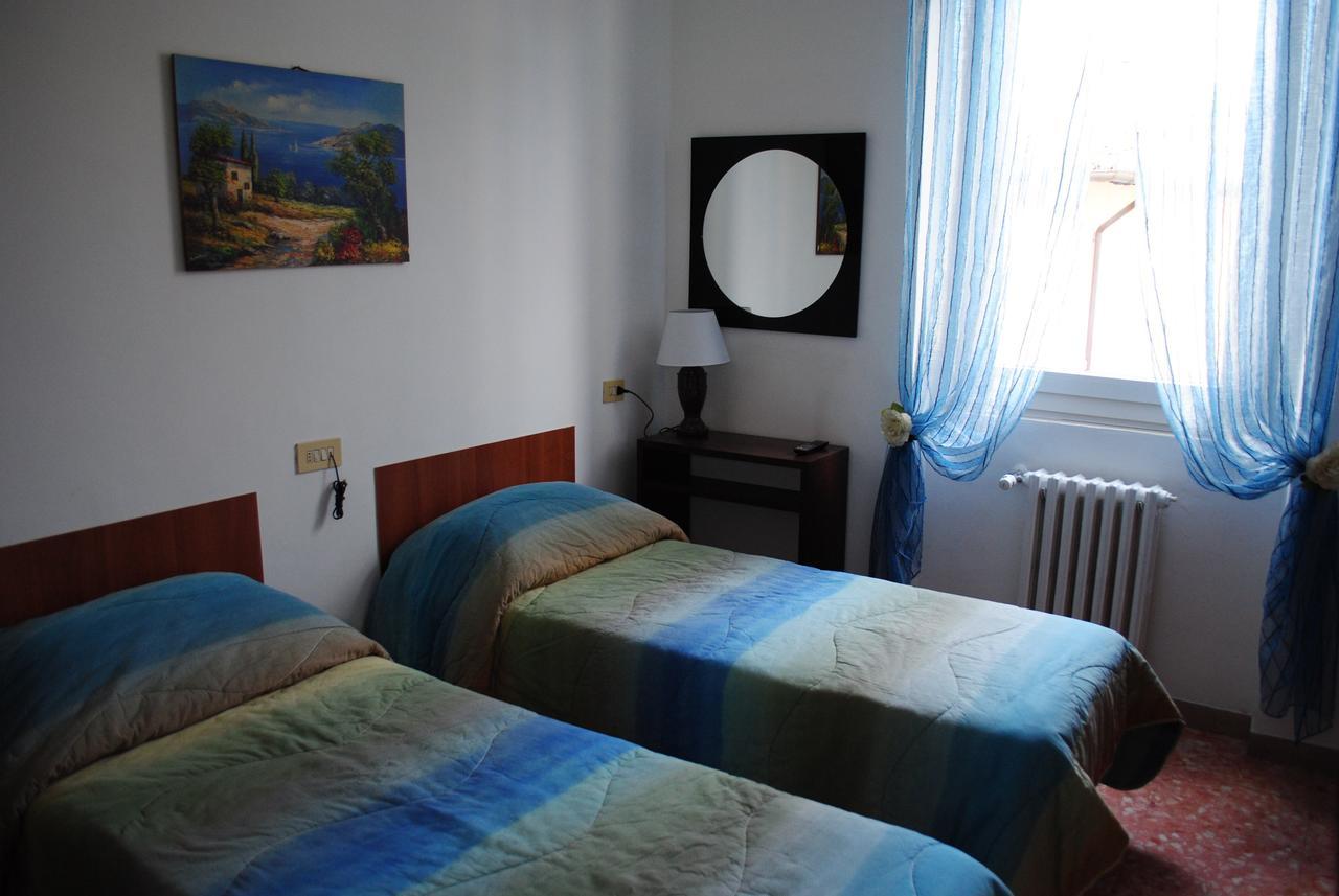 Hotel La Torretta Foligno Eksteriør bilde